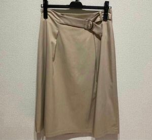 ナチュラルビューティベイシック　定番スカート　フレアスカート　Mサイズ　スカート