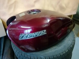  Kawasaki Zephyr 400. топливный бак темно-красный цвет царапина нет 