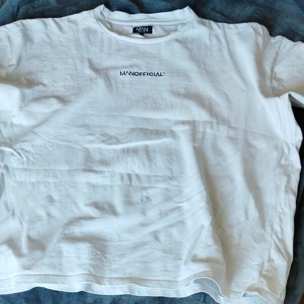 海外ブランド　boohooMAN Tシャツ　XL used