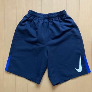 送料込 NIKE/ナイキ スイミングパンツ サイズ130 海パン 水着 プール スイミングウェア