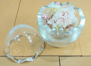 [ glass eg flower ] egg type glass container . go in .. pretty pink. rose. flower decoration 