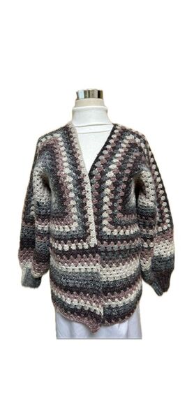 新品*ハンドメイド*手編み*グラニー編みのゆったりカーディガン(10)*かぎ針編み*ニット *はおり*圧縮発送