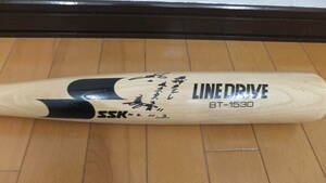  Hanshin Tigers permanent missing number #11. mountain real with autograph bat 