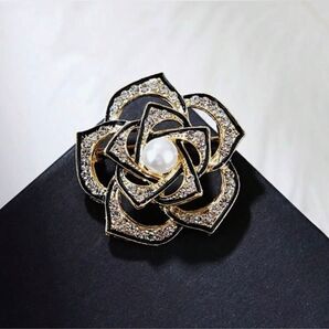 ブローチ 薔薇 花 カメリア ブラック ゴールド 高級感 上品