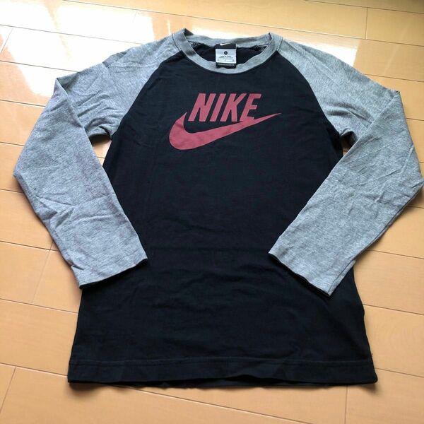 NIKE ロンT S