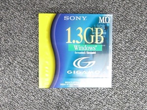  limited time sale [ unused ] Sony SONY [ unopened ]MO disk 1.3GB Windows format EMD-G13CDF