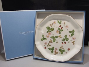 期間限定セール ウェッジウッド WEDGWOOD ワイルドストロベリー オクタゴナル ディッシュ プレート 25cm 箱付き DISHWASHER SAFE 食器 皿