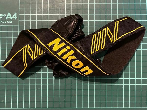 Nikon ニコン　カメラ ストラップ　中古品