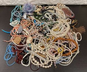M color stone accessory . summarize approximately 4.7Kg crystal fake pearl necklace beads bracele etc. DD①