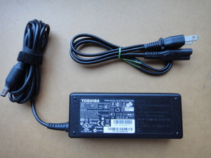  Toshiba for laptop AC adaptor [PA5034U-1ACA]* used *