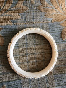  used * Vintage * China. old earth production goods *... sculpture *. white color * bangle arm wheel antique * thin *....