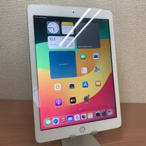 【新品同様品】iPad第6世代 32GB Wi-Fi+Cellularモデル バッテリー100% 充電回数7回 MR6P2J/A au◯判定 動作品　中古品　美品 即決あり！_画像1