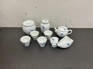 ^ Arita . angle . two -ply angle . field ... blue and white ceramics . flower map . tea utensils tea utensils one part crack equipped (KS5-64)