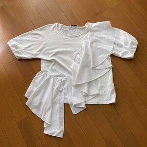 ZARA フリルTシャツ　Lサイズ　 白 プルオーバー