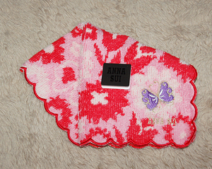 【新品】ANNA SUI★アナスイ　色んなお花を敷き詰めたタオル　ピンク×赤×白
