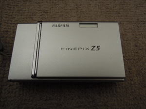 FUJIFILM FINEPIX Z5 fd コンパクトデジタルカメラ 中古美品 送料無料