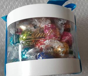  chocolate. Lynn tsu Lynn doll gift box 35 piece insertion 