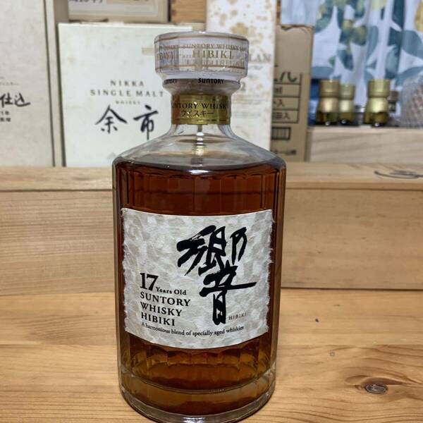 サントリーウイスキー　響17年　旧ボトル　裏ゴールドラベル　未開封　SUNTORY WHISKY HIBIKI 