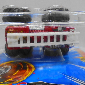 Hotwheels モンスタートラック 5アラーム ミニカー ホットウィール 消防車 はしご車の画像5