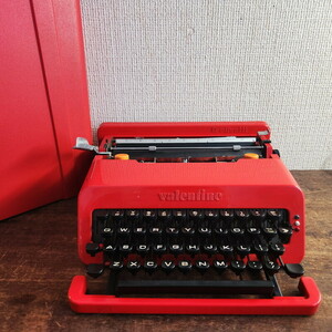 Olivetti valentine /olibeti Valentine Vintage * typewriter red bucket red bucket that time thing 