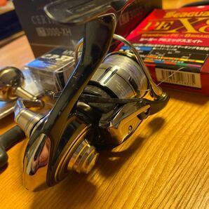 DAIWA(ダイワ)19CERTATE(セルテート)LT3000-XH/LIVRE(リブレ )EP37ハンドル/SEAGUAR(シーガー)x8PE0.8号200m/各種付属品★状態良好美品★の画像4