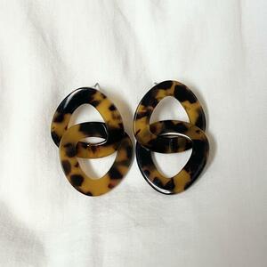  used *2 ream triangle motif earrings / tortoise shell / marble / brown group 