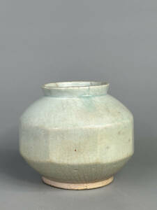 朝鮮美術　李朝時代　面取白磁壺　花瓶　華道具　古物保証　骨董　旧家蔵出　韓国　高麗　