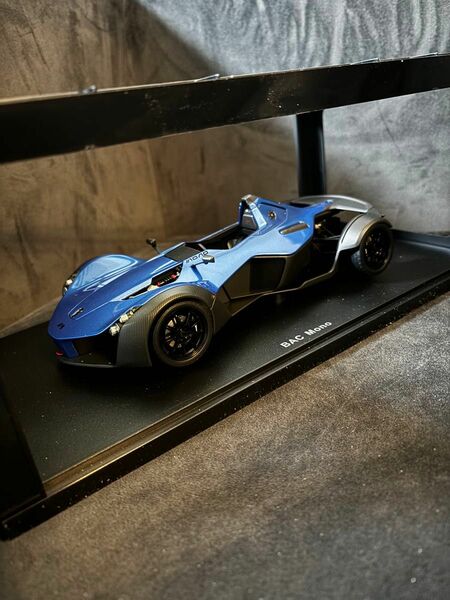 【AUTOART】　オートアートBAC MONO　1/18　メタリックブルー