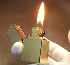  originator brass oil lighter heavy weight to oil lighter supermass thickness lighter really good-looking really heavy new goods unused domestic sending NO.1