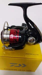 1500番DAIWA ダイワ リール スピニングリール 海外モデル 日本未発売 左右ハンドル 巻きやすい 新品 世界中で人気 国内発送 カラーレッド