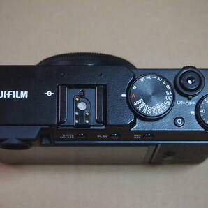 美品 FUJIFILM X-E4 ボディ ブラック レンズキット XC15-45mm f3.5-5.6 OIS PZ 付き の画像3