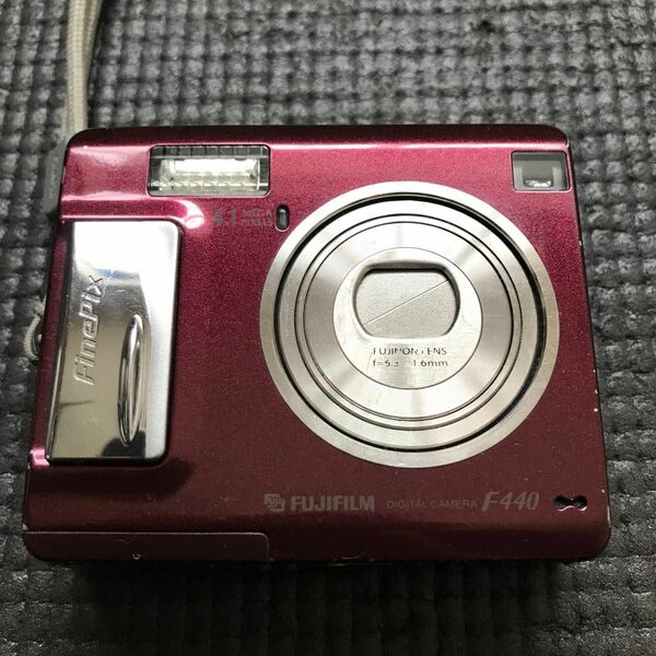 【動作品】FUJIFILM　FinePix　F440　デジカメ　充電器付