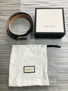 定価の半額からスタート / GUCCI グッチ ベルト / メンズ シグネチャー レザー / スクエア バックル / ブラック / 403941 CWC0N 1000 85