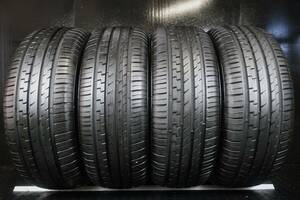 極上イボ付き 2023年製 205/55R16 ピレリ P7 EVO 格安4本SET 迅速発送/手渡し 交換作業も可 安心のパンクチェック済み