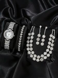 腕時計 レディース セット 輝くラインストーンが飾られた 女性用シルバーシンク合金ストラップの時計と4個のジュエリーセット、ラウン