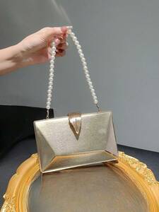 レディース バッグ ドレスバッグ エレガントで細かなデザインの模造真珠の箱型のイブニングバッグ、金属の葉のバックル装飾、ロマンチッ