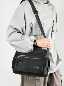 メンズ バッグ ショルダーパック 男性用ショルダーバッグ ポリエステル製 シンプルでクリエイティブなデザイン 黒色 旅行や学校に最