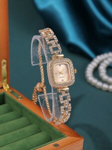 腕時計 レディース クォーツ 新着商品 女性用合金ブレスレット時計、簡単に調節できるデザイン、ラインストーンが埋め込まれており、日