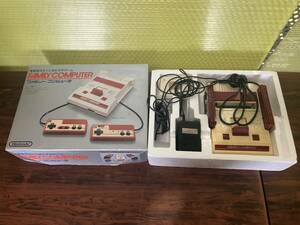 Nintendo Famicom console w/box tested 任天堂 ファミコン 本体1台 箱付 動作確認済 D862D1