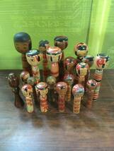 Kokeshi Doll lots of 20 dolls こけし 伝統こけし 20本 在銘 銘有 人形 日本人形 置飾り 工芸品 民芸品 伝統工芸 まとめて D780T_画像1