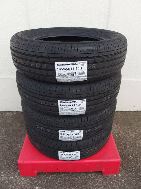 未使用アウトレット品!! YOKOHAMA BluEarth-RV RV03 185/65R15 4本セット