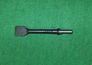 ①新品 マキタ A-46741 エアハンマ AH50専用スケ－リングチゼル32 新品 A46741