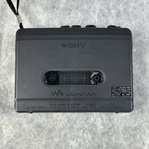 【ジャンク・通電確認済み】SONY ソニー WALKMAN ウォークマン WM−GX202 昭和レトロ プレーヤー ラジオ (RT-013)_画像2