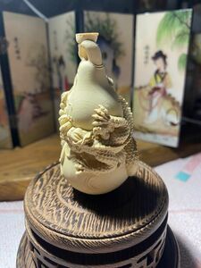 柘植 木彫 根付　龍　辰　瓢箪　ナチュラル/天然木製/ハンドメイド/細工彫刻/ストラップ/プレゼント/開運風水厄除け 高さ8cm