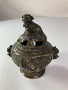 si-sa-. censer . dog . tool Buddhist altar fittings antique 