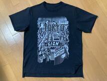 ★美品 TOKYO DESIGN STUDIO 東京デザインスタジオ new balance ニューバランス ポケット Tシャツ L ブラック グラフィック_画像3