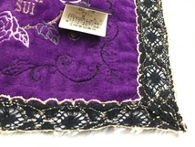 【ANNA SUI】(NO.3257)アナスイ タオルハンカチ　パープル　濃いめの紫　薔薇刺繍　縁はレース　未使用　29.5cm_画像5