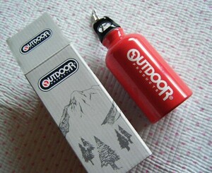 アウトドアプロダクツ　OUTDOOR　PRODUCTS　カラビナ付きオリジナルアルミボトル・アルミ缶ボトル　赤色　容量:350ml　軽量アルミニウム製