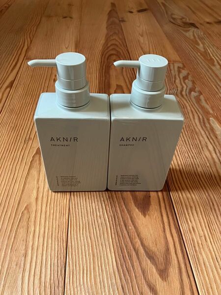 AKNIR アクニー薬用ヘアシャンプー＆薬用ヘアトリートメント