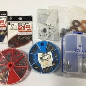 釣り具 おもり/釣り糸巻/針 などまとめて 箱含み総重量約 ２㎏ 中古・未使用混在 ジャンク   TH5.049の画像6